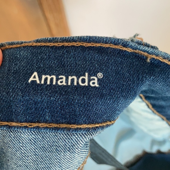 Gloria Vanderbilt Amanda Bermuda jean short classic rise hug me stretch 12P - Picture 15 of 17